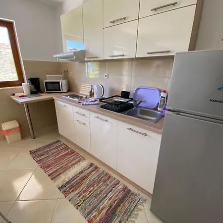 Lejlighed Spacious And Bright Two Bedroom With Outdoor Area