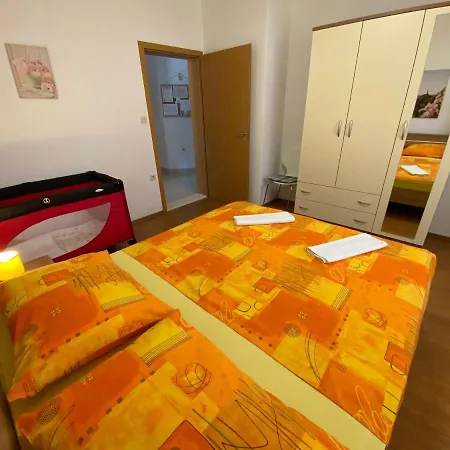 Spacious And Bright Two Bedroom With Outdoor Area * Kaštela