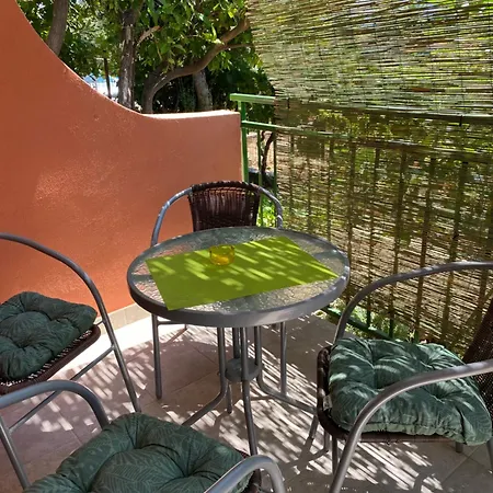 Spacious And Bright Two Bedroom With Outdoor Area Lejlighed Kaštela