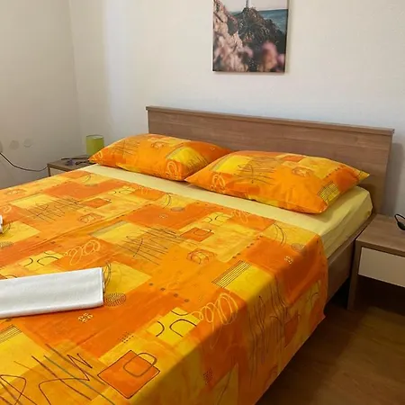 Spacious And Bright Two Bedroom With Outdoor Area *