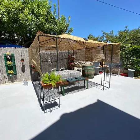Spacious And Bright Two Bedroom With Outdoor Area Lejlighed Kaštela